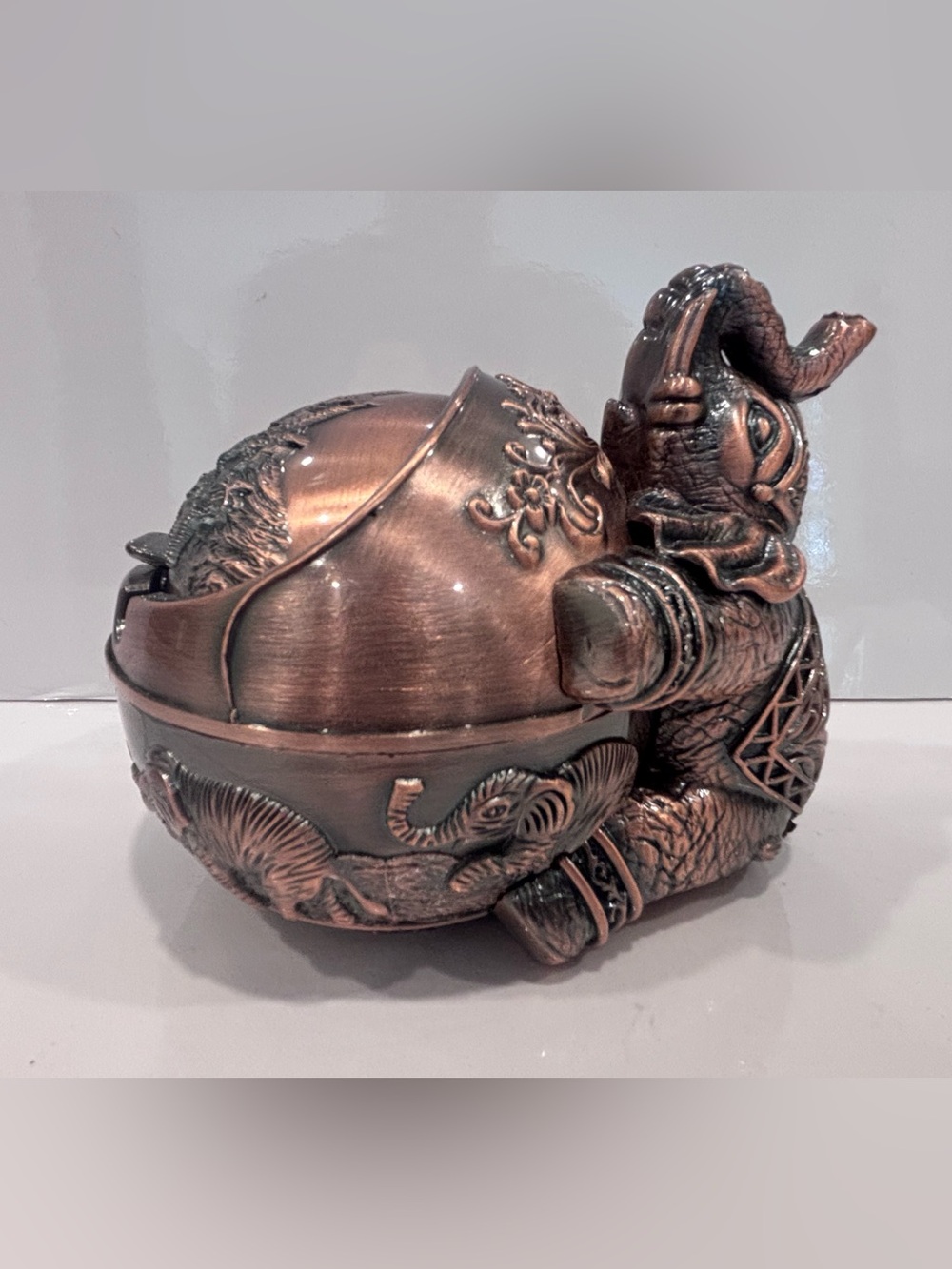 Vintage Thai elephant covered ashtray bronze finish ashtray decorative windproof